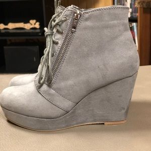 Women’s grey booties